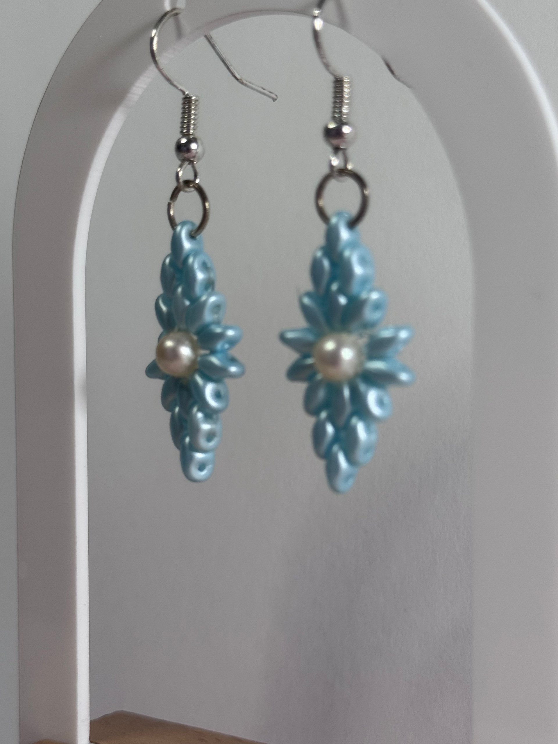Simple Super Pearl Earrings product image (2)