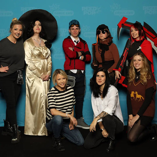 My happy place ❤️

Getting to meet team RWBY has been the highlight of any con I've been to, this show means the world to me ...