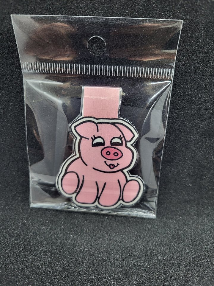 Cute Cartoon Pink Pig Cut Out Magnetic Laminated Bookmark for Farm Animal Lovers product image (1)