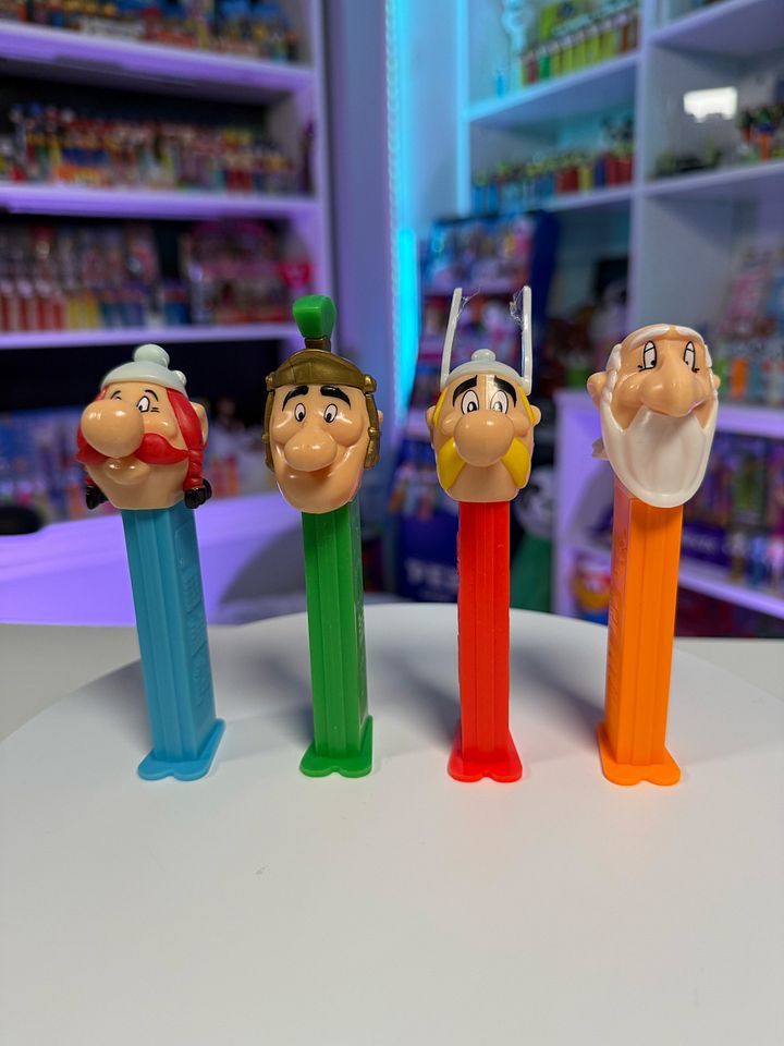 Set of 4 Astrix PEZ Dispensers product image (1)