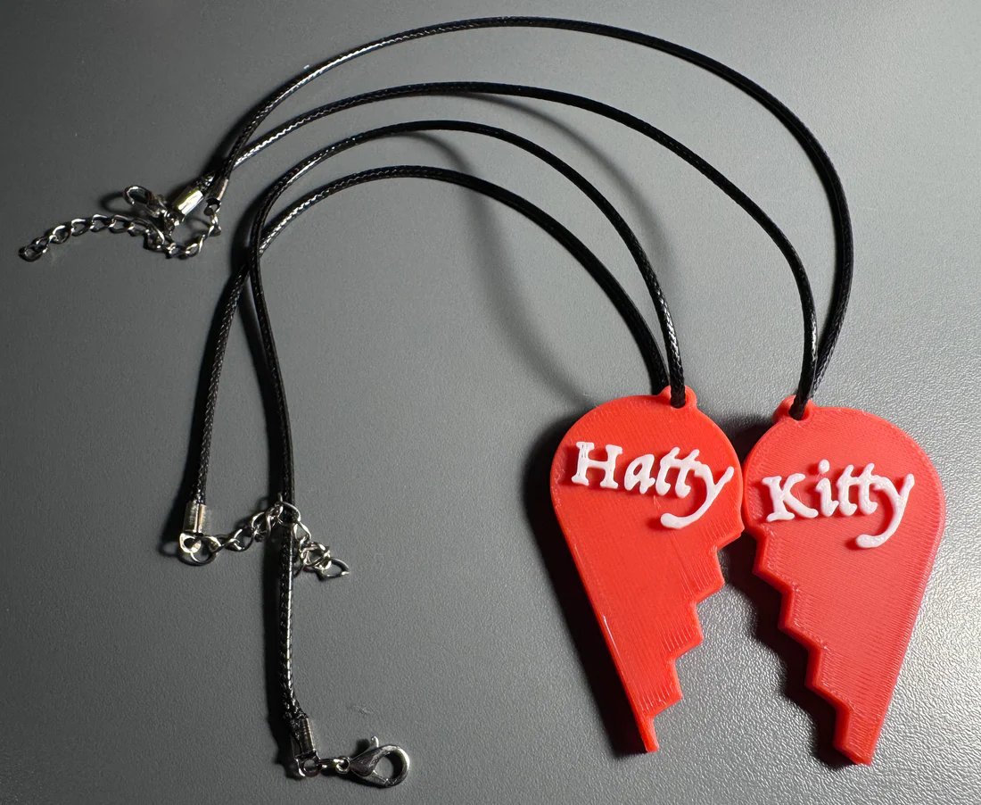 3D printed heart necklace, customisable product image (1)