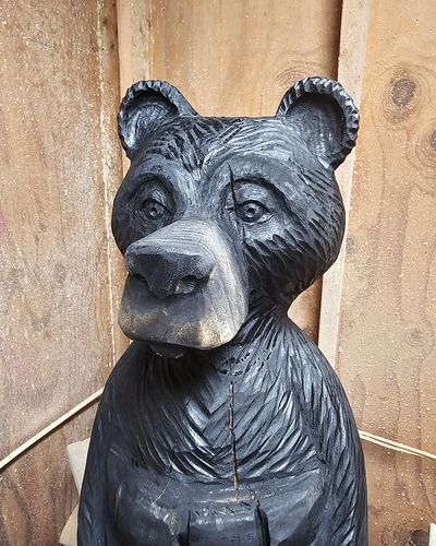 Cutest bear to date! I love how i did the eyes!! Stay tuned for finished piece!! #chainsawcarving #chainsawart #cabindecor #l...
