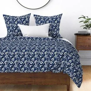 Seamless Pattern - Floral Pattern in Blue and White on Dark Blue Background product image (2)