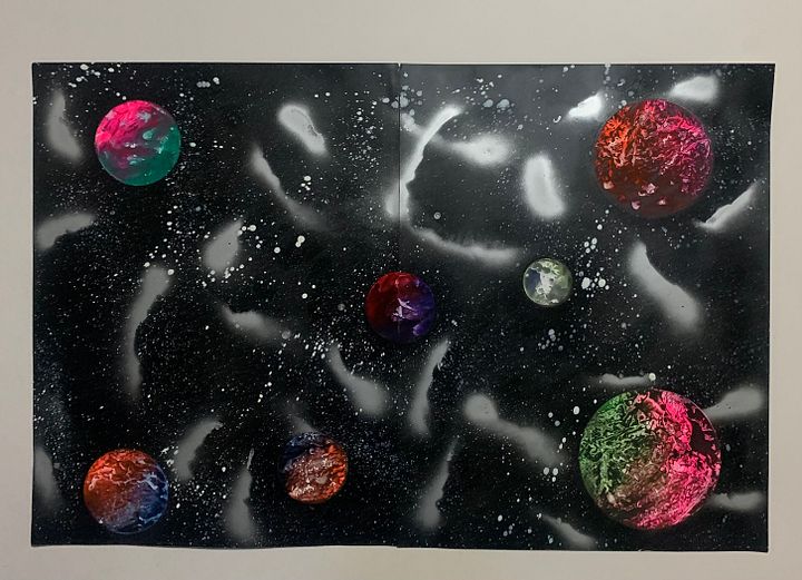 Planet Spray paint art product image (1)