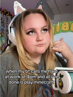 like I’m trying to decorate the house babe, not now #minecraft #imcleaning #ilovemybf #streamer #twitchstreamer 