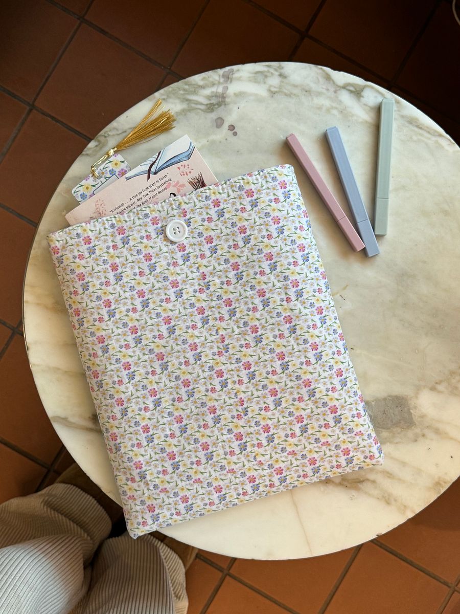 Book Girlies Book sleeve product image (2)