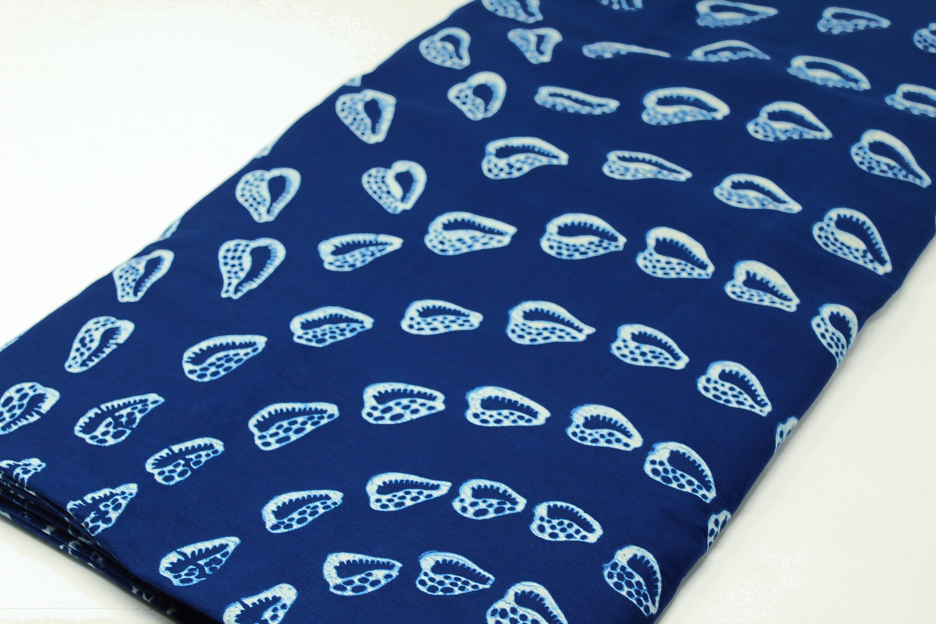 Tessuto Wax Indigo Yoruba - Design Conchiglie - cod.601/B product image (2)