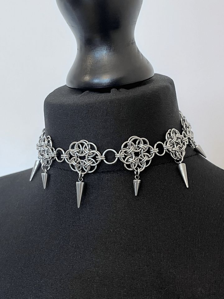 Thorn Choker product image (2)