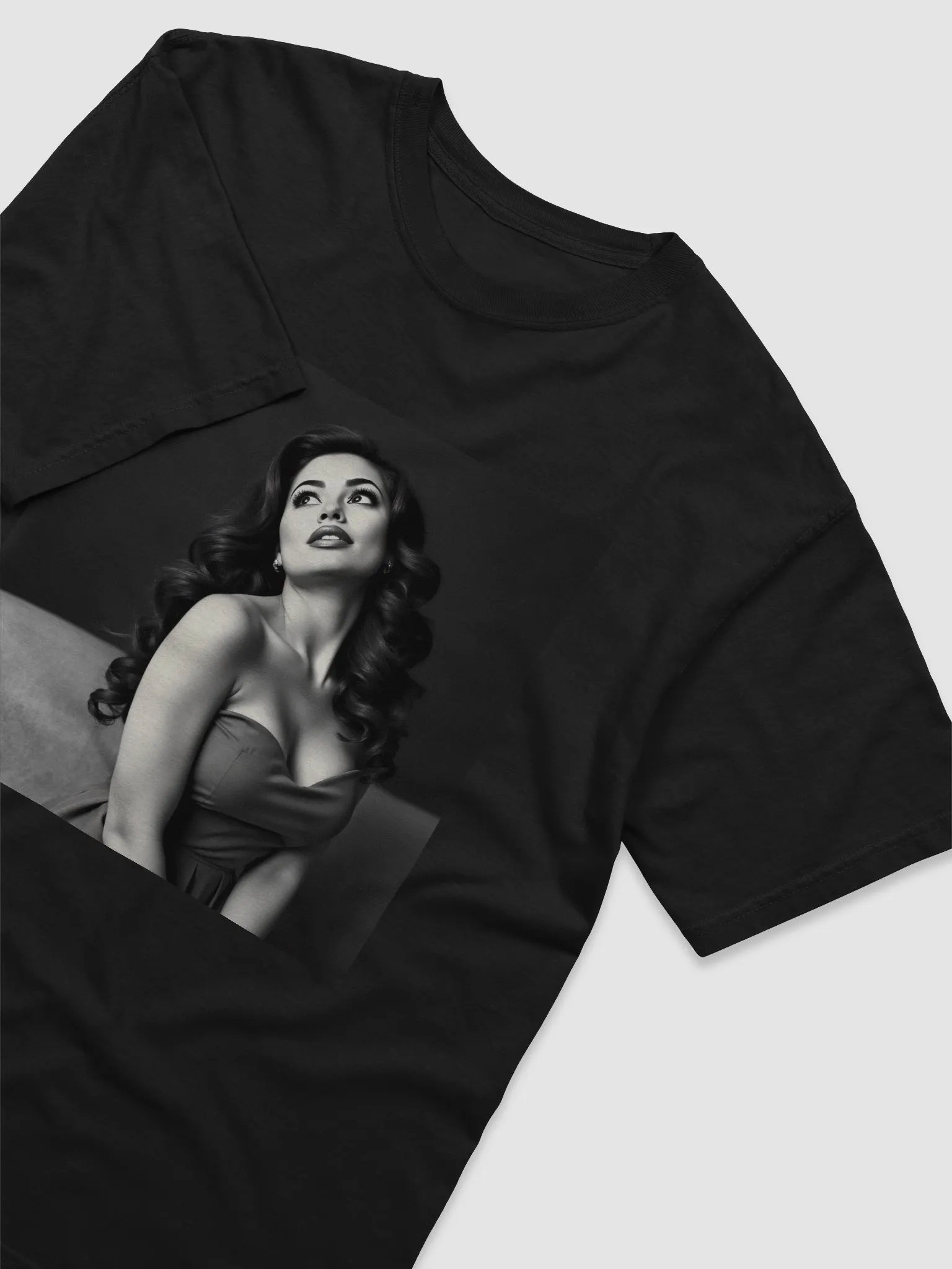 Isabella T-shirt - Pinup T-shirt - Graphic T-shirt product image (2)