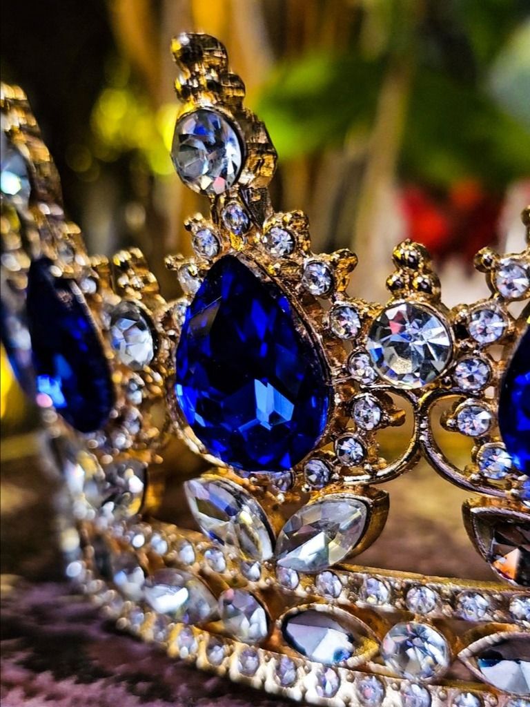 The Armored Kingdom Oceanic Sapphire Blue Queens Crown (Gold) product image (3)