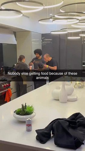 Gotta love Hollywood parties 

#viralreels #fypシ