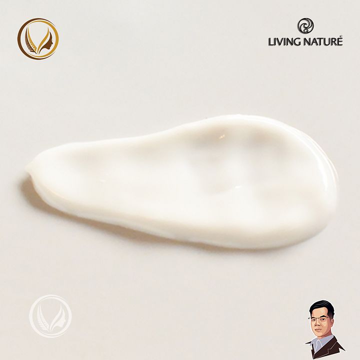 Sữa rửa mặt da khô Living Nature Vitalising Cleanser 120ml product image (2)