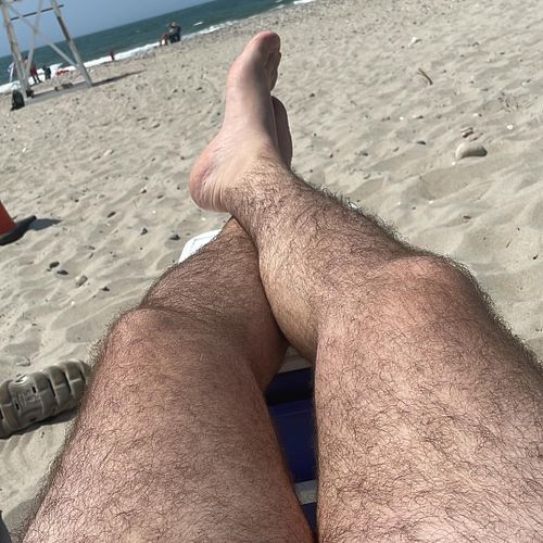 Life’s a beach 🏖️ #beach #summer #relax #happy #happyplace #legs