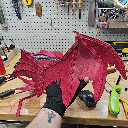 The wings are almost complete! He's going to be a glorious dragon.

 #handcrafted #leathergoods #angelusdirect #leather #twit...