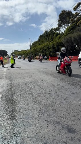 Amazing weather today at @phillipislandcircuit 

Great crowd, awesome on track action, lap records and two Aussies on pole!