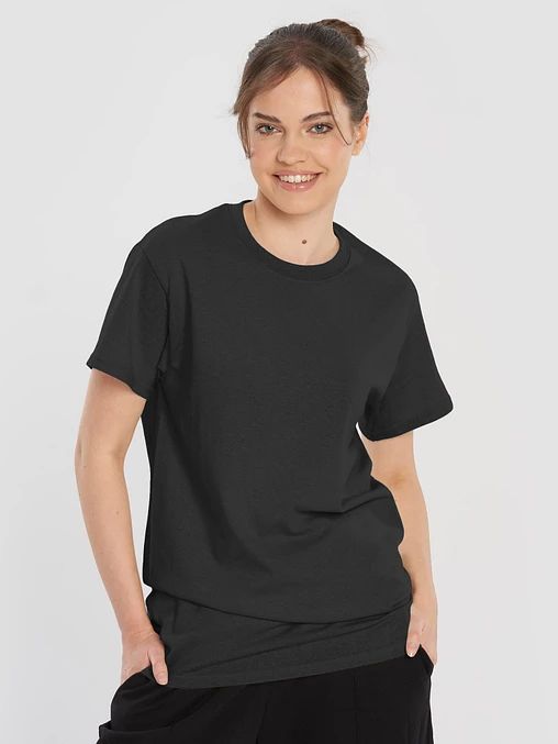 Gildan's heavyweight t-shirt offering. product image (1)