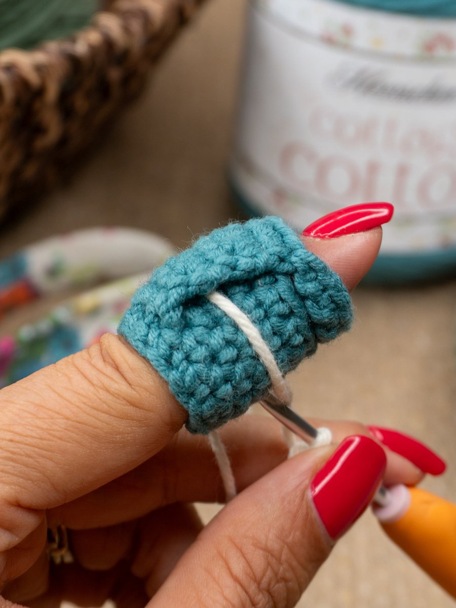 Finger Cuff Yarn Guide Crochet Pattern product image (2)