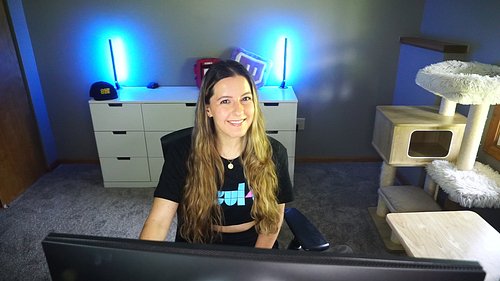 We've got special access to the @reachthefinals S7 Preview, and I have some giveaways for ya'll too! 🎉

twitch.tv/rxysurfchic...