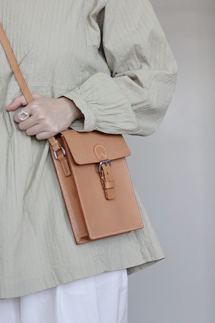 Vegetable Tanned Leather Classic Satchel – Honey product image (1)