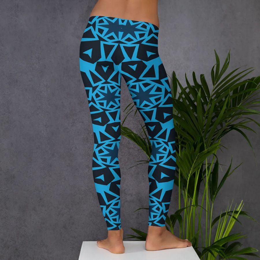 Symmetrical Snowflake Allure Leggings product image (6)