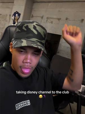 Disney Actor turned Disney DJ 👨🏽‍💻I’m in my producer bag mannn #disneychannel #shakitup #tyblue #roshonremix #romix  