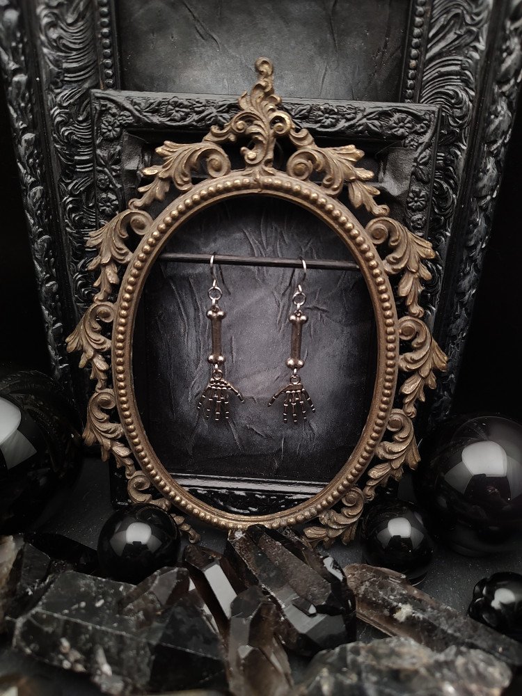 Earrings Gothique - The Grabbing Hands product image (2)