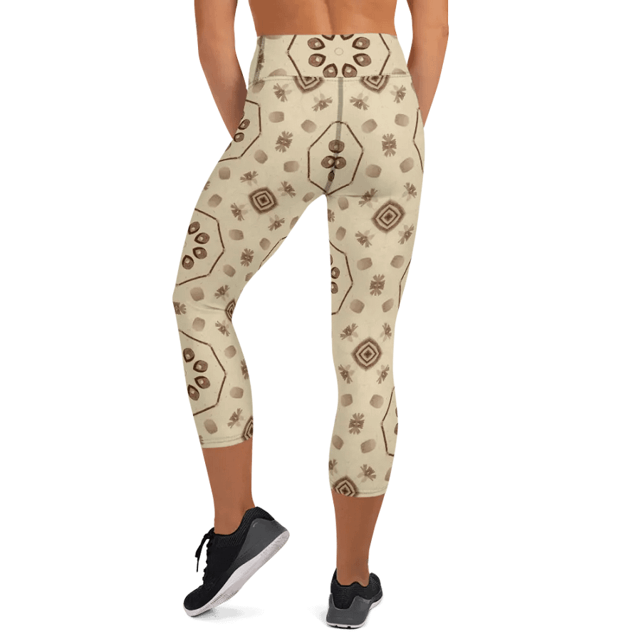 Hexagon Parade Capri Leggings product image (6)