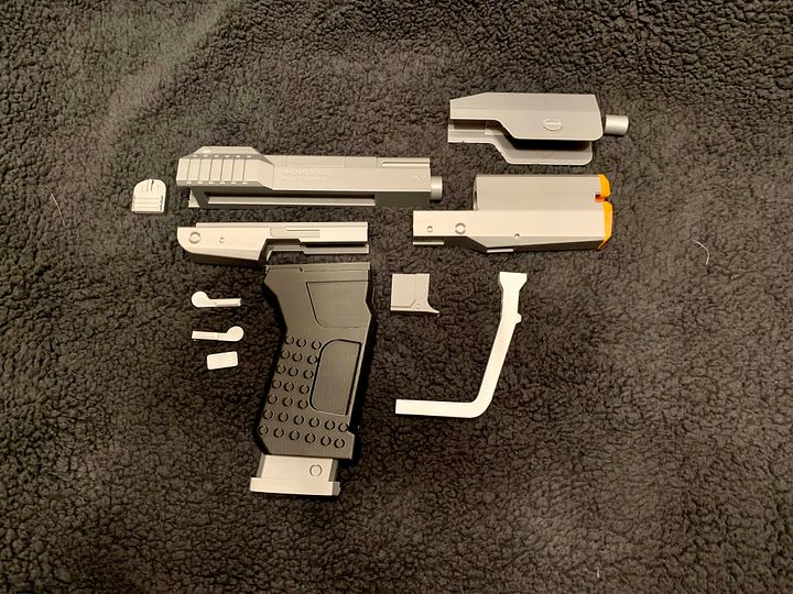 Halo - M6C Magnum Pistol Kit product image (2)