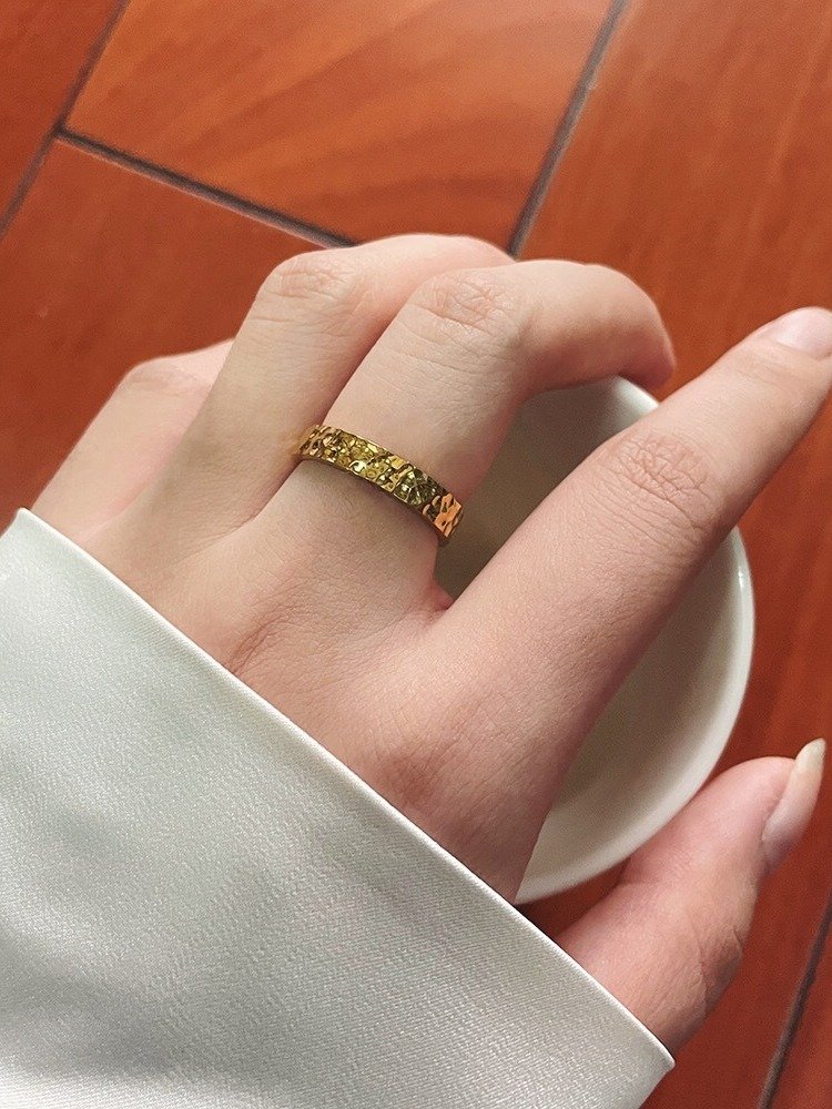 Hammered Texture Band Ring | 18K Gold Plated product image (3)