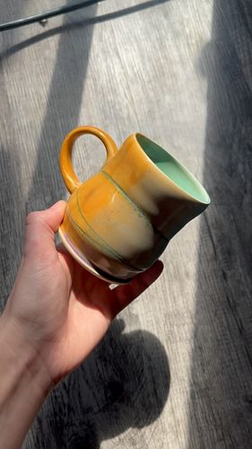 Some color to start your week 💖
 #mugshotmonday