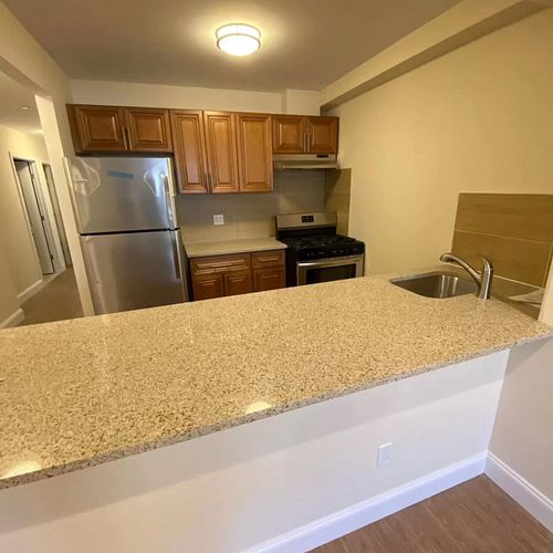 🏡 Just Listed for Rent in Ozone Park!
📍 84-20 102nd Ave – 2nd Floor

Spacious 3 Bed | 2 Bath apartment
🐾 Pets welcome
🚗 Parki...