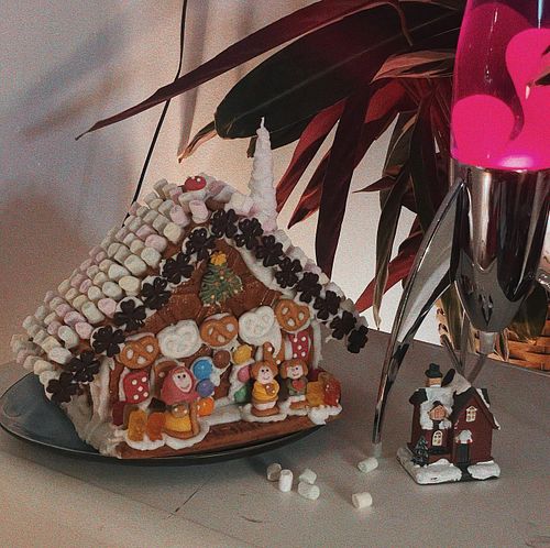 this years ginger bread house vs. last years 🍭
which one would you snack from? 💫🍰🍬 
.
.
.
.
.
.
.
#gingerbreadhouse #twitchst...