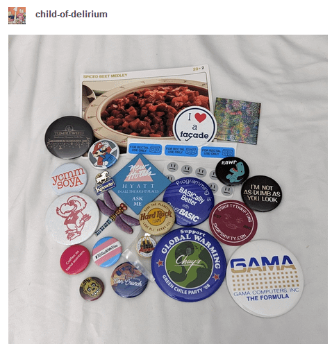Buttons and Pins Junk Box product image (5)