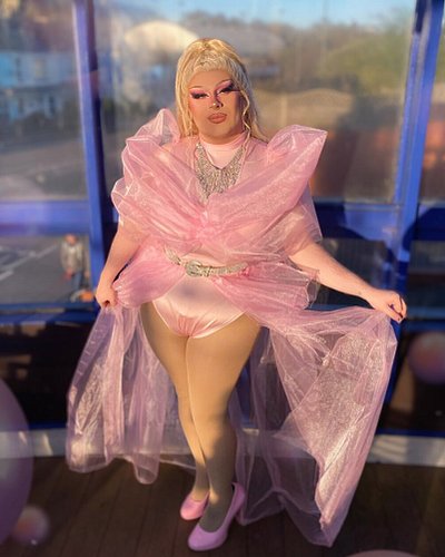 Well… these things are sent to try us! 💕
Finally got round to watching Wicked just in time to host a wicked themed drag bingo...