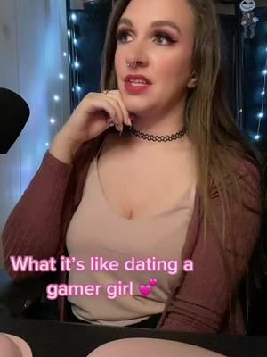 Snackies? 🥺 #streamer #twitchstreamer #gamer #gamergirl #gamergirlfriend 