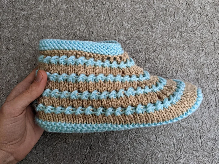 Flat Knit Slipper Booties Pattern product image (1)