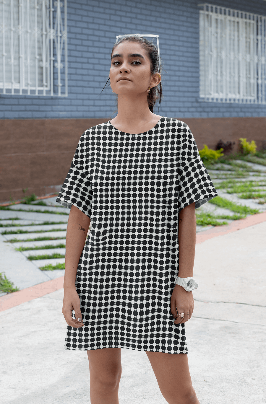 Abstract Black and White Chain Ladies T Shirt Dress product image (8)
