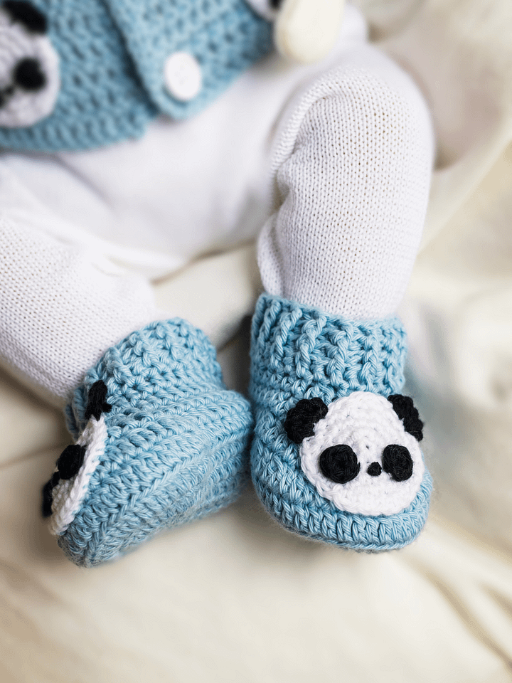 Crochet Pattern: Easy Panda Baby Booties product image (1)