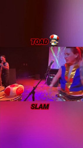 Ladies and gents, I present to you TOAD SLAM 🍄🎸🤣

with @abioticjohn @zenbeastmedia @kilianduartebass at @convivial_fest Conne...