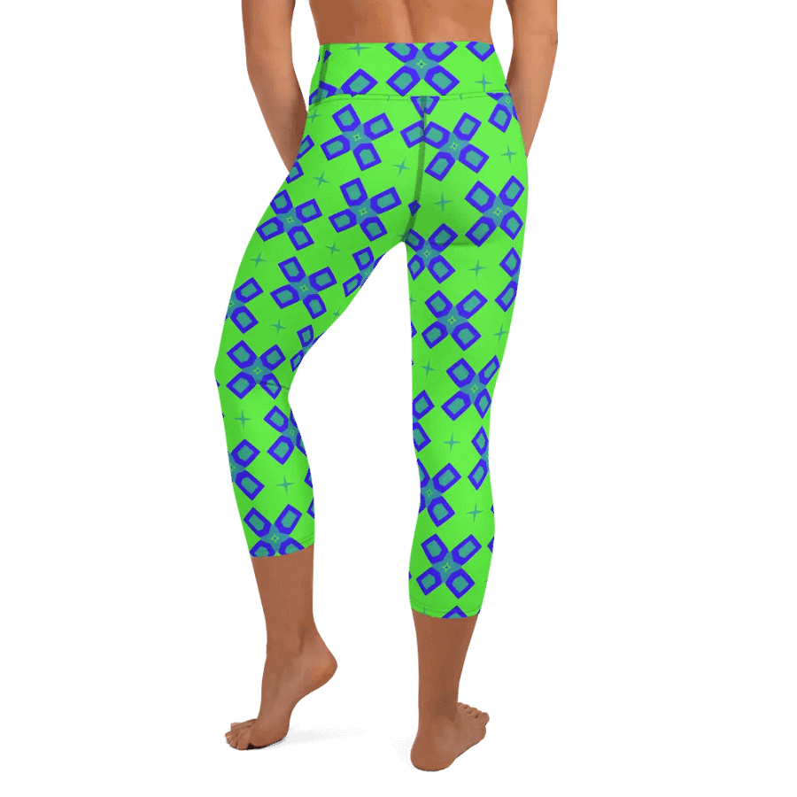 Geometric Groove Capri Leggings product image (7)