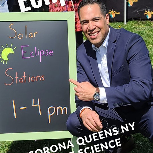 At the @nysci event in Queens, NY to see the #solareclipse neighbors of the park can attend free. Lots of fun and activities ...