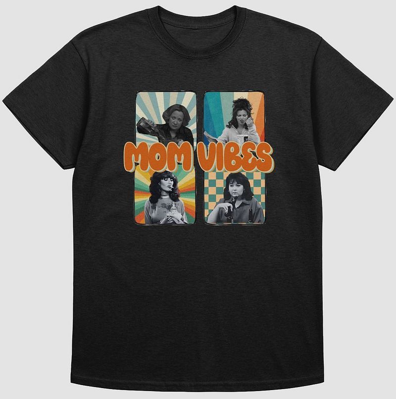 'MOM VIBES' T-SHIRT