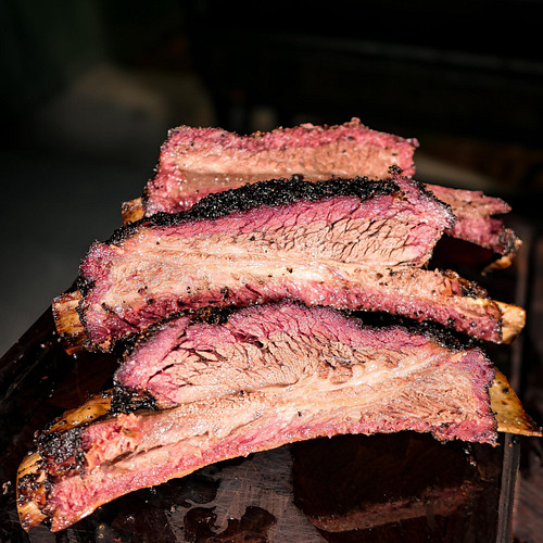 𝗕𝗘𝗘𝗙 𝗣𝗟𝗔𝗧𝗘 𝗥𝗜𝗕𝗦 𝗮𝗸𝗮 𝗗𝗜𝗡𝗢 𝗕𝗢𝗡𝗘𝗦
If you’ve never had plate ribs before, you’re missing out! First off, there’s nothing like sho...