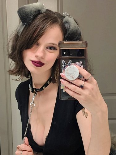 The Confidence Before The Storm...

This is the look for the Kpop Rave that got me sick for a WEEK 😠 So worth it tho, that ra...