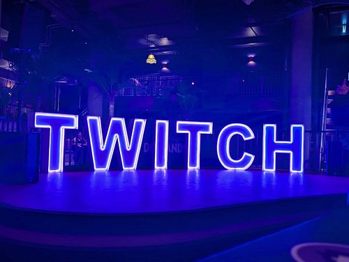 [TWITCH]
Live starting soon! (6pm AEDT GMT+11)
Twitch.tv/iloVodka
Join in on the chaos! 🎉🤗