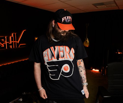 Fresh fit from FanaticsFest for Draft night? I’m in. @philadelphiaflyers #nhldraft #nhl #flyers #letsgoflyers #philly