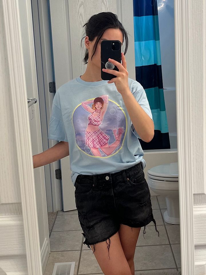Pose For Me! T-Shirt product image (1)