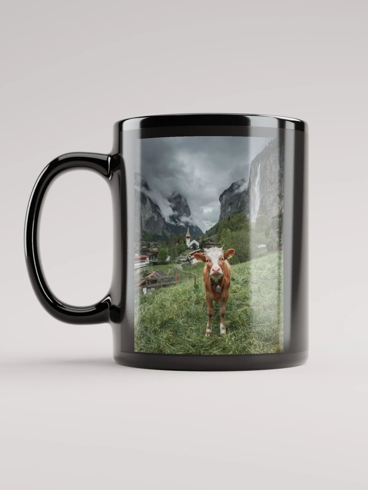 Cow in Lauterbrunnen product image (6)