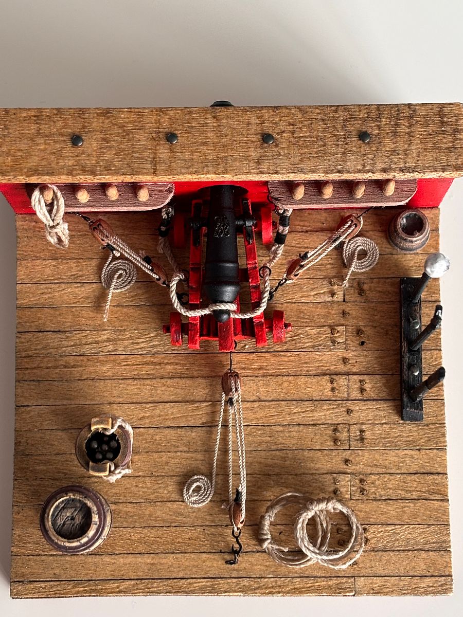Wooden Diorama: Cannon Aboard a Historic Ship - red ship version product image (4)