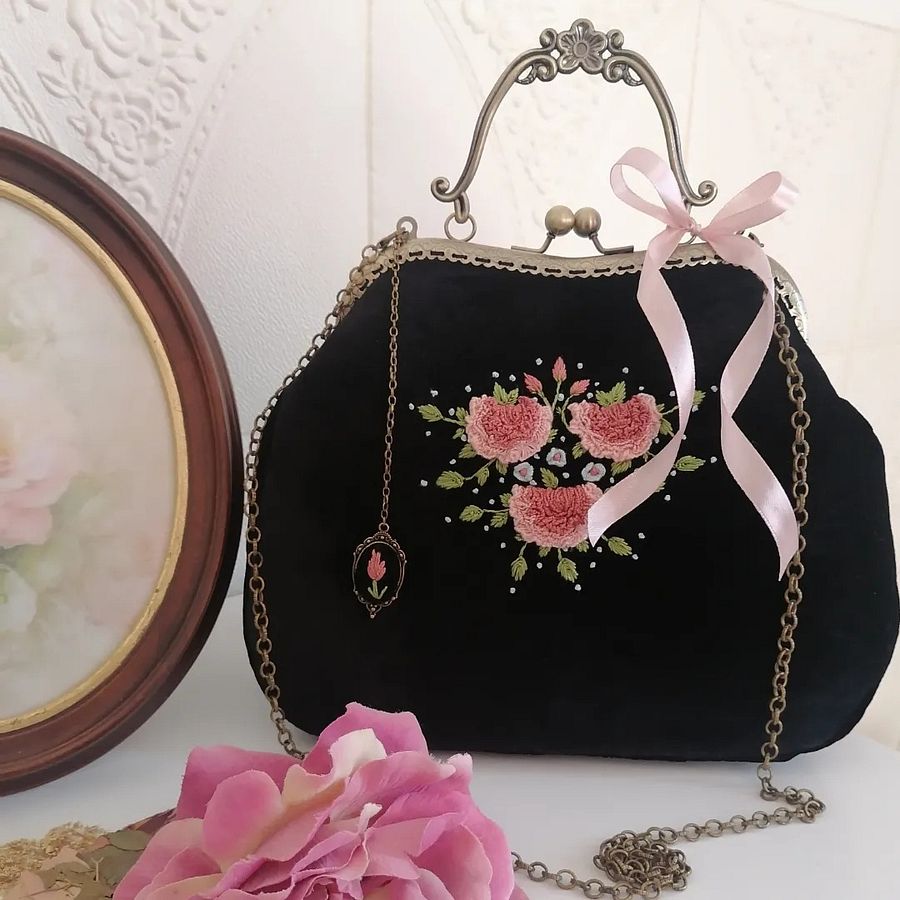 Velvet middle roses-Bronze product image (2)